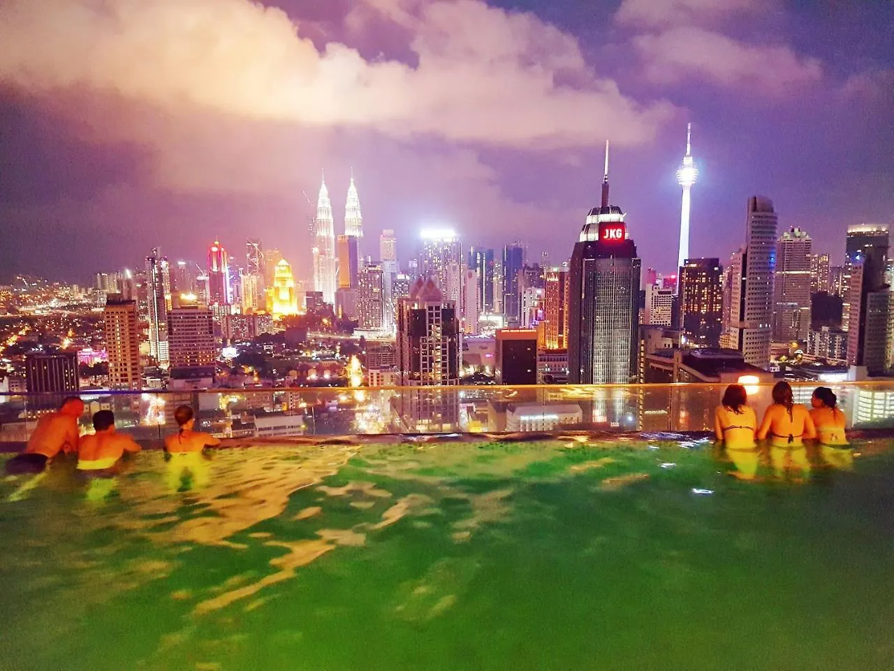 Tuxedo Kl No.1 Rooftop Pool W Skyscraper Views Hotel Kuala Lumpur 0*,  Malezja